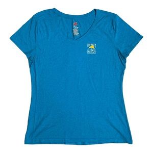 The Salty Dog Cafe Women’s V Neck Tee EUC